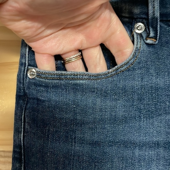 Good American Good Legs size 00/24 dark wash jeans - Picture 2 of 8